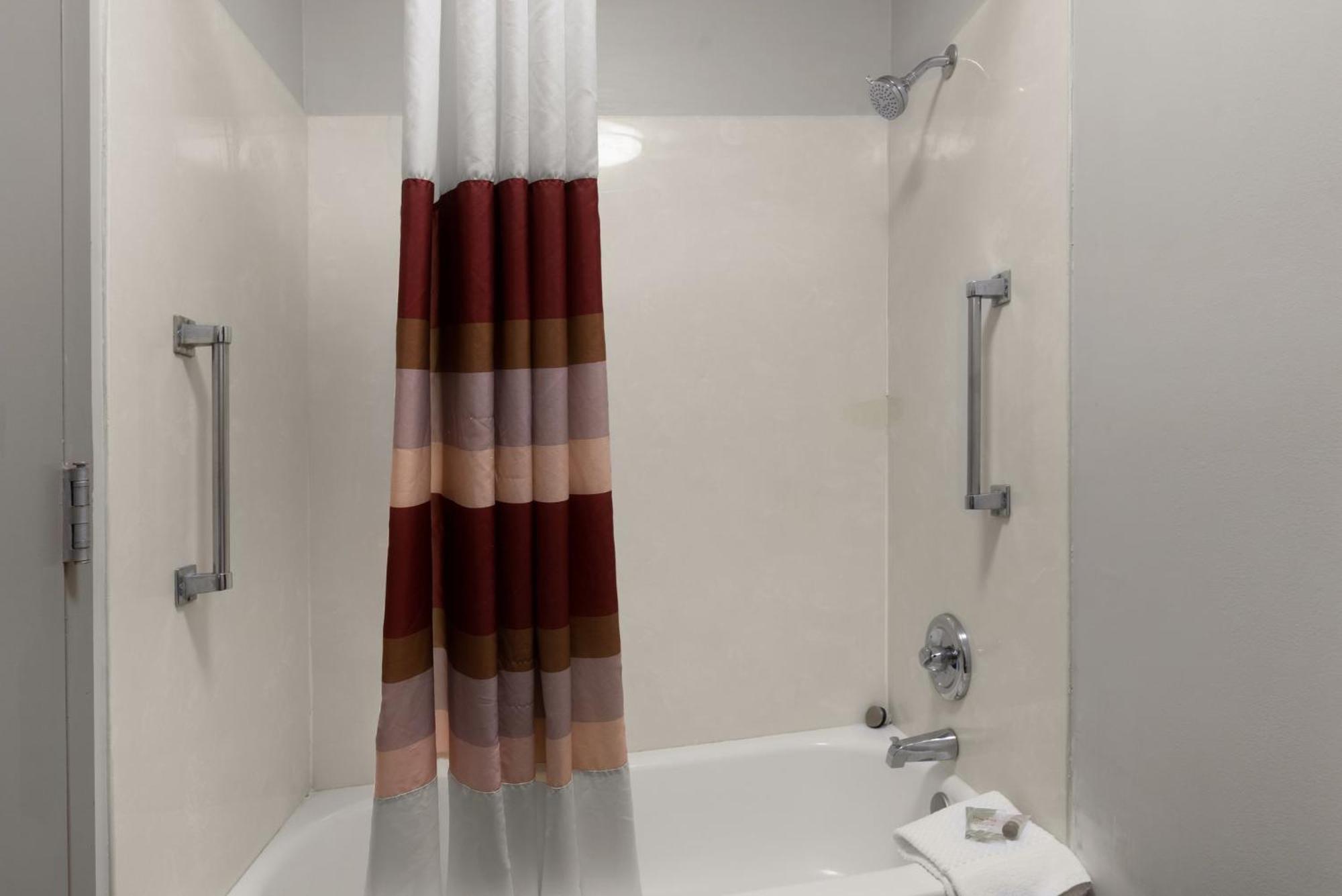 Red Roof Inn & Suites Savannah Airport Pooler Exteriör bild