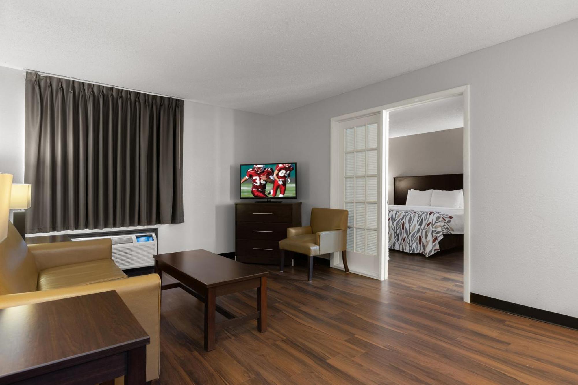 Red Roof Inn & Suites Savannah Airport Pooler Exteriör bild