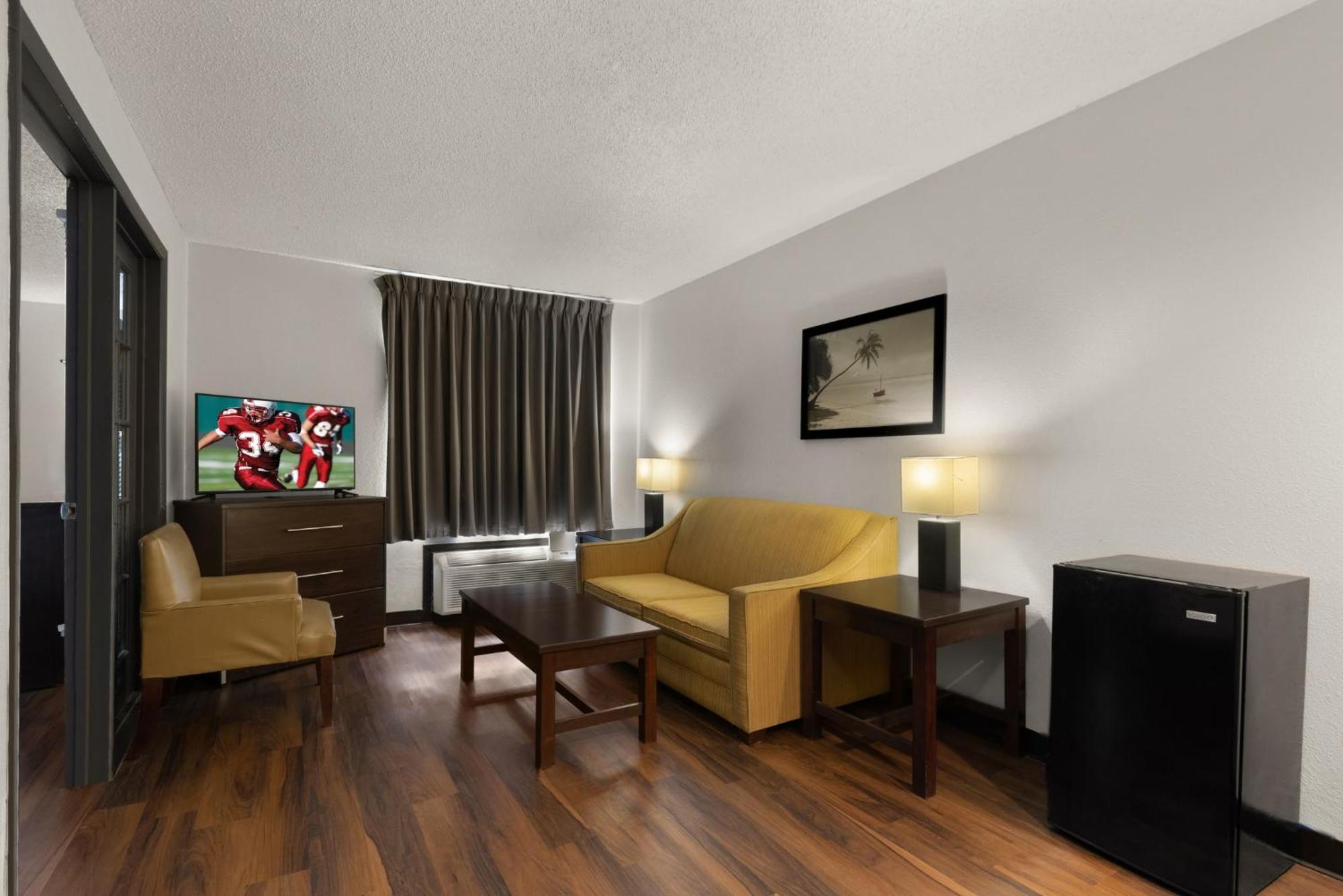 Red Roof Inn & Suites Savannah Airport Pooler Exteriör bild