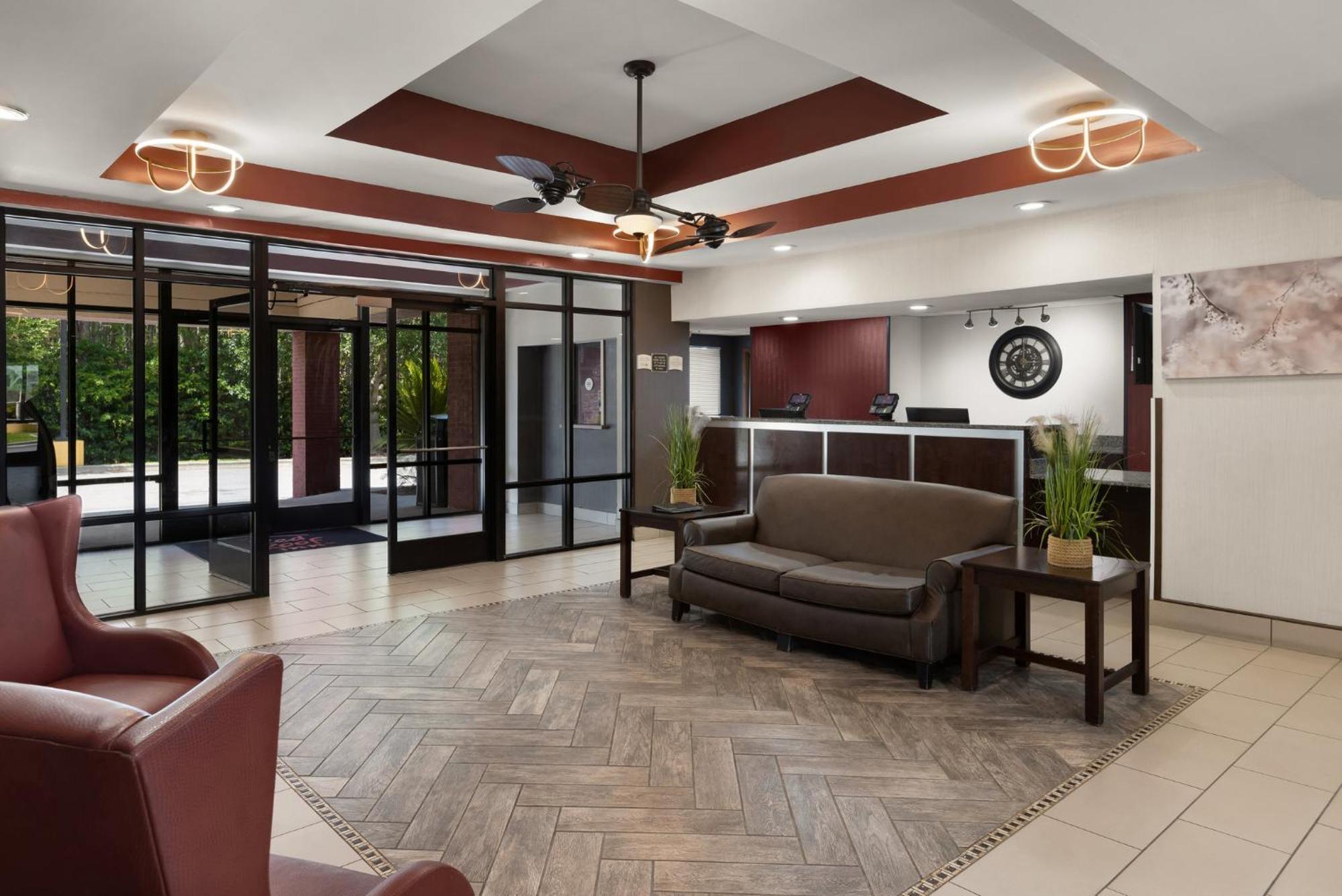 Red Roof Inn & Suites Savannah Airport Pooler Exteriör bild