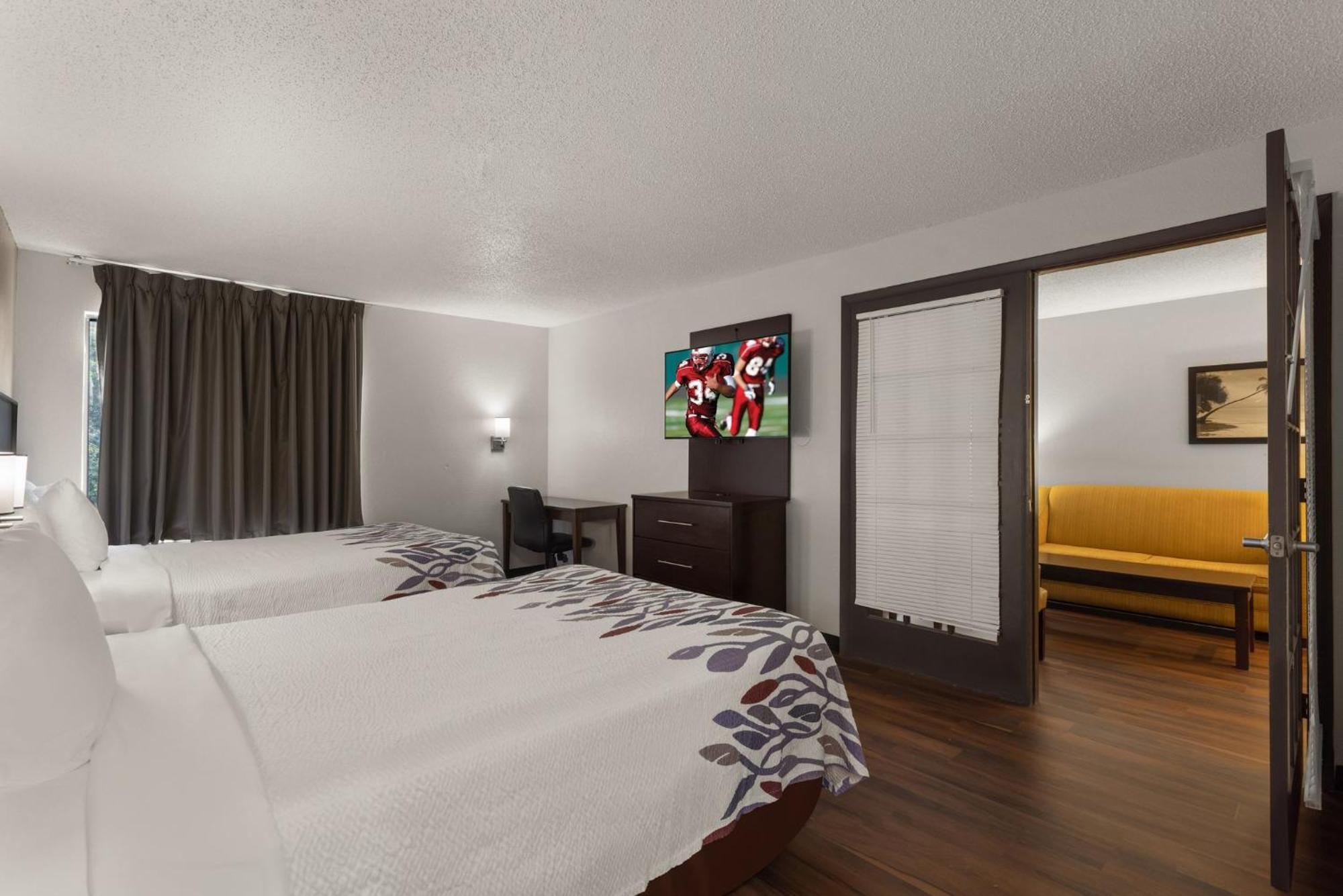 Red Roof Inn & Suites Savannah Airport Pooler Exteriör bild