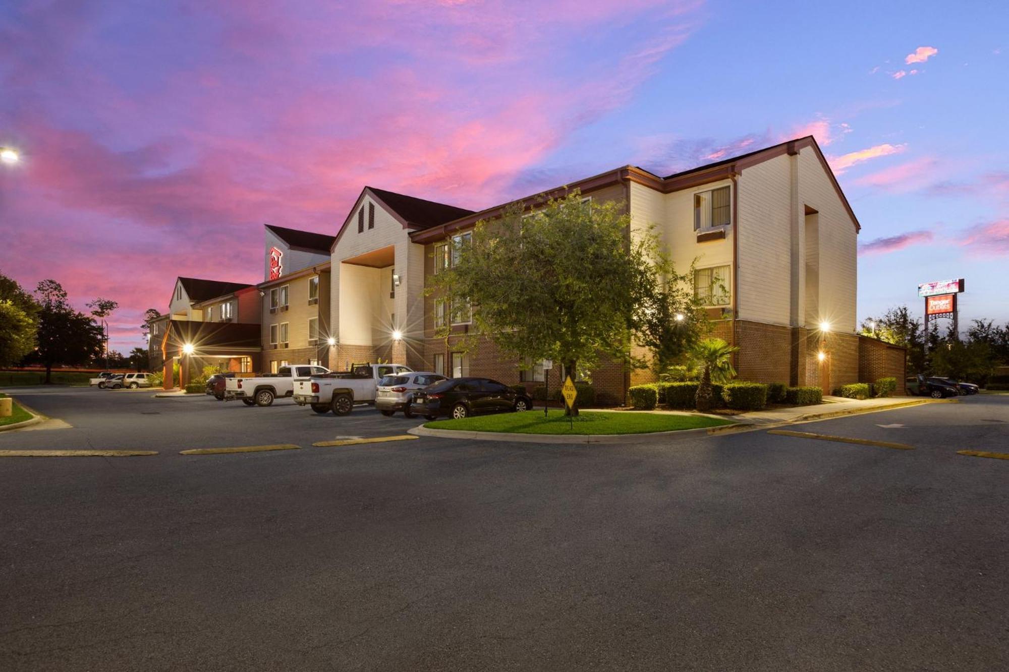 Red Roof Inn & Suites Savannah Airport Pooler Exteriör bild
