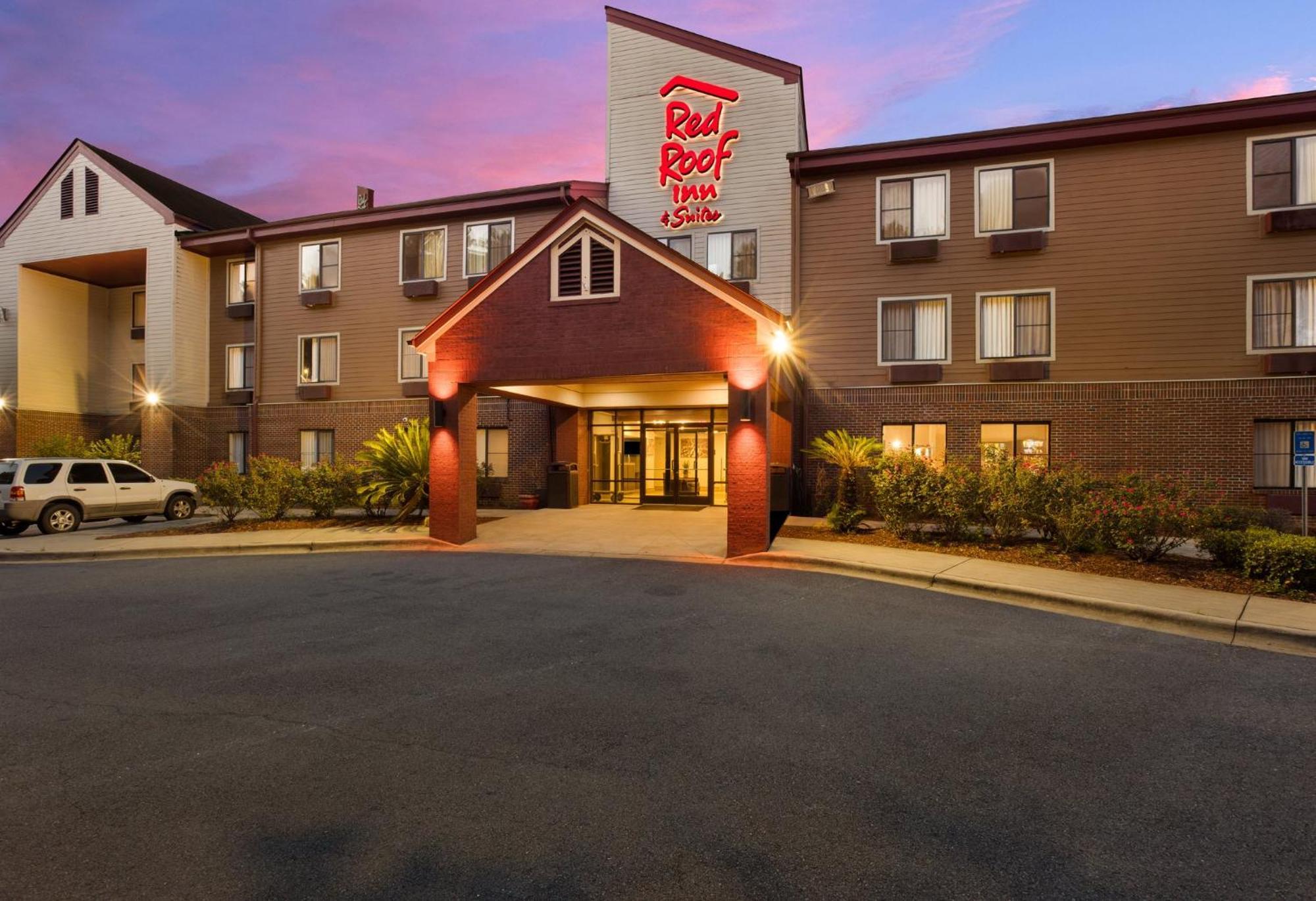 Red Roof Inn & Suites Savannah Airport Pooler Exteriör bild