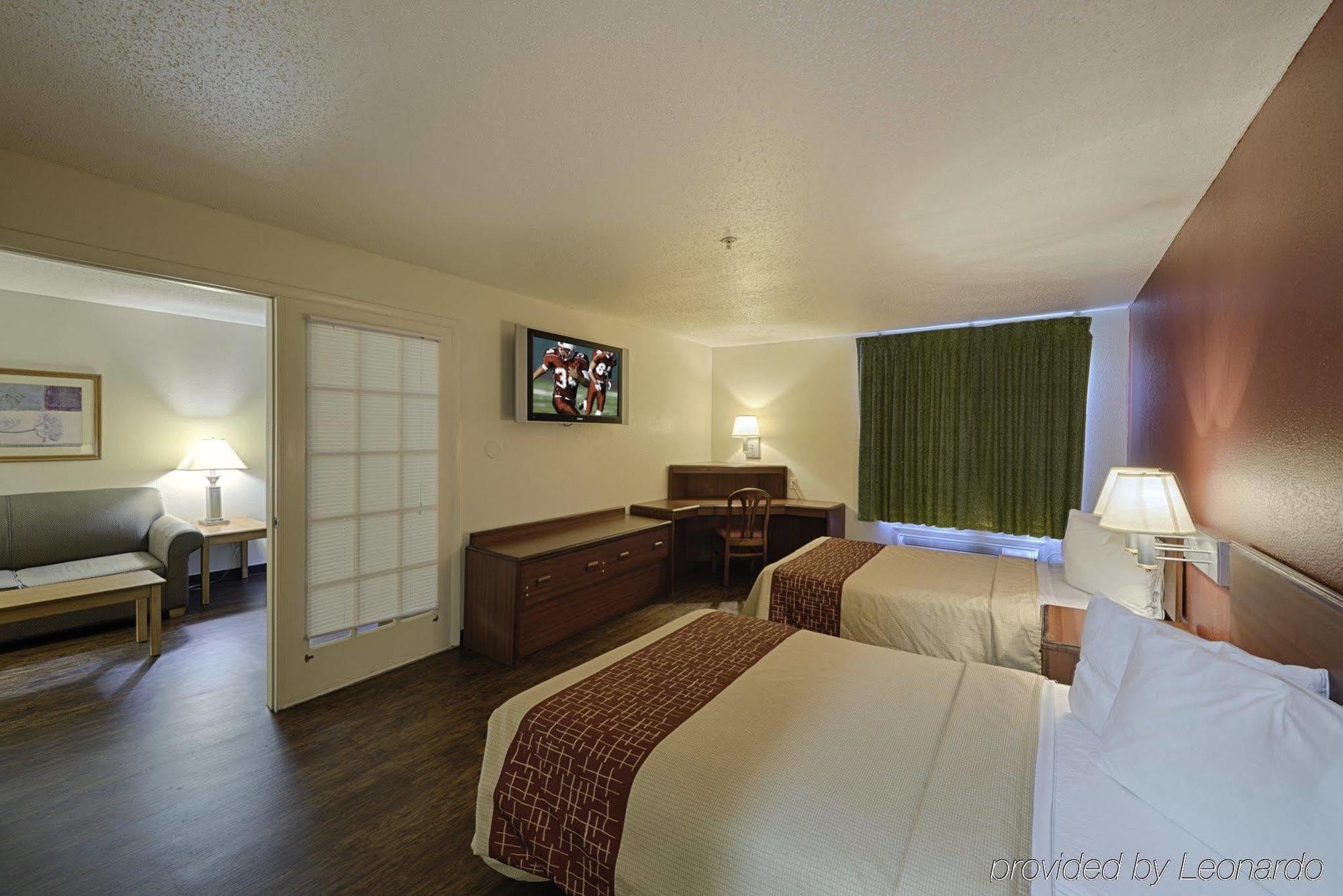 Red Roof Inn & Suites Savannah Airport Pooler Exteriör bild
