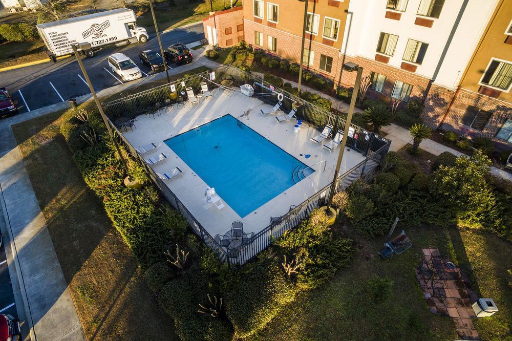 Red Roof Inn & Suites Savannah Airport Pooler Exteriör bild